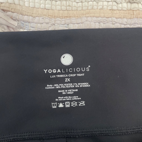 EUC Yogalicious Black Lux Tribeca Crop Tight / Leggings Size 2X - Picture 7 of 9